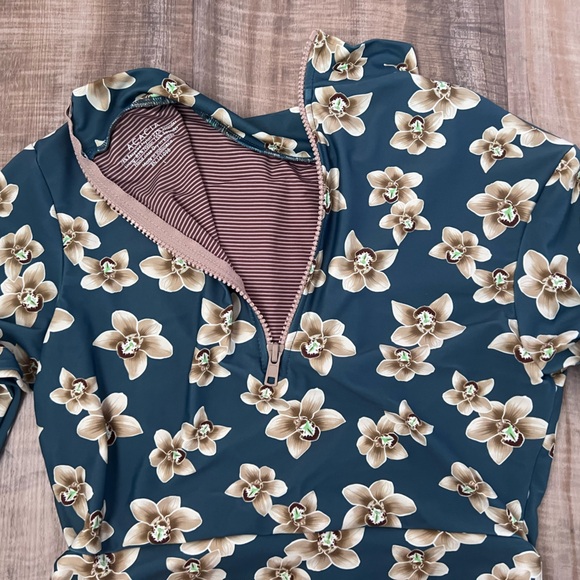 Acacia Swim Set, L Indo Top & XL Queens Bottom in Tropic - Picture 3 of 7